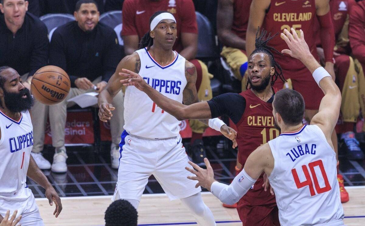 关于快船球星三分绝杀，全场观众热烈欢呼，实现比较的是工具很多.的信息